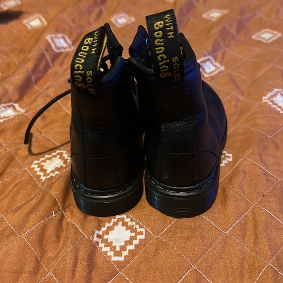 Dr. Marten toddler boots - Picture 3 of 6